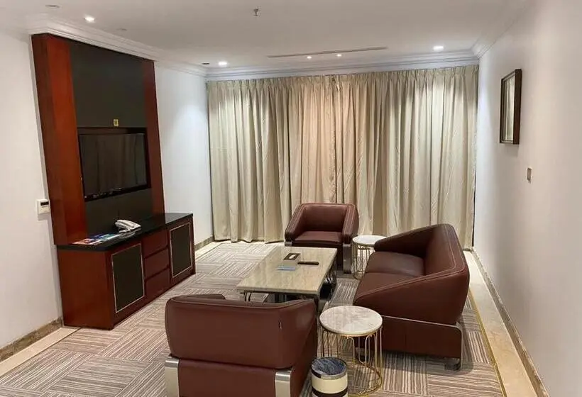 3 Bedroom Suite, Al Wadaq