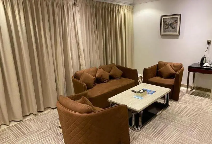 سوئیت با تخت بزرگ, Al Wadaq
