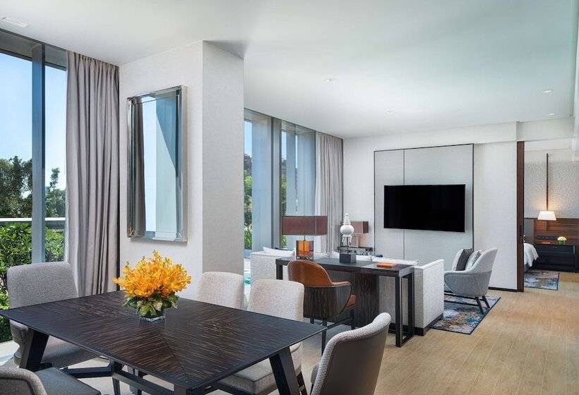 סוויטה מלכותית, Hyatt Regency Phnom Penh