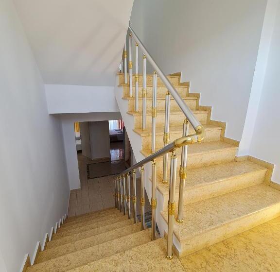 Номер Deluxe, Summer Time