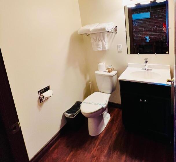 Mini Suite, The Monarch