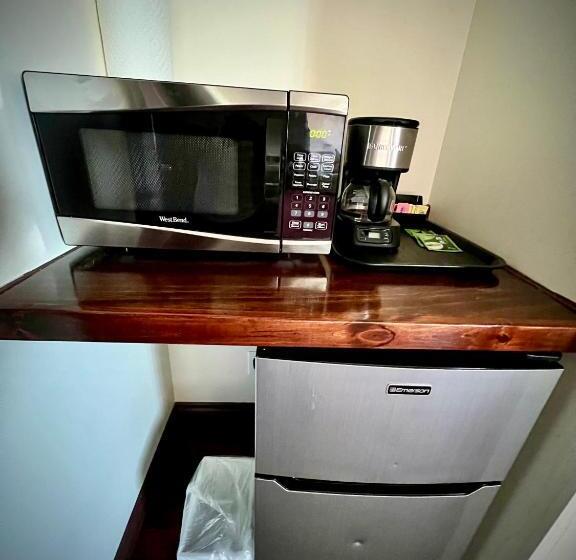 Mini Suite, The Monarch