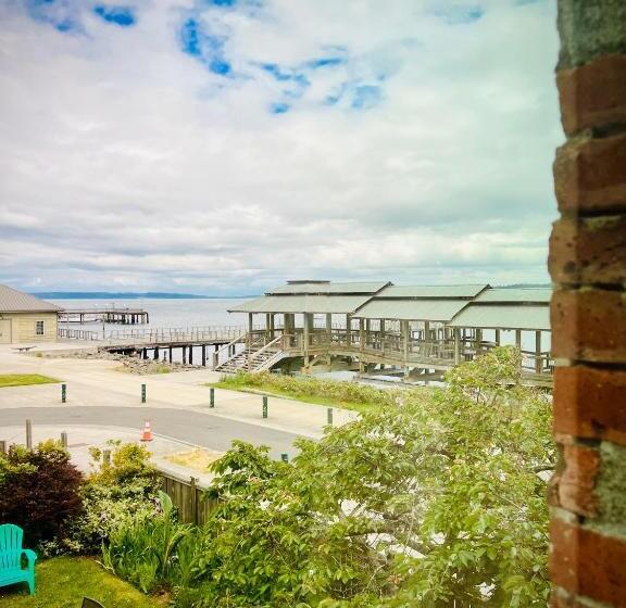 Mini Suite, The Monarch