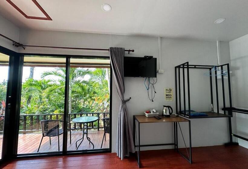 بانگلوی لوکس, Koh Jum Bungalow & Hostel