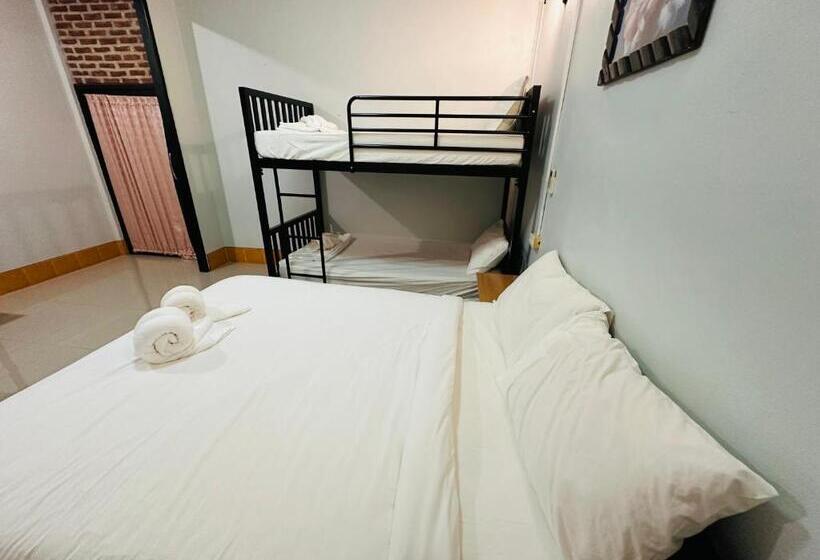 اتاق سوپریور چهار تخته, Koh Jum Bungalow & Hostel