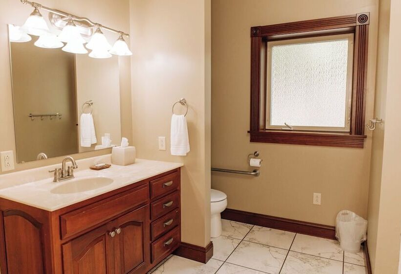 جناح ديلوكس غرفتين نوم, Sojourner's Lodge & Log Cabin Suites