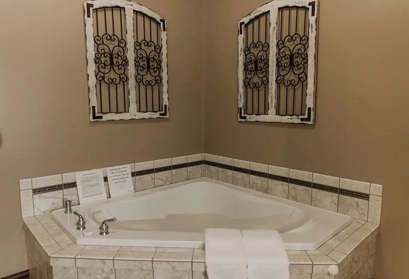 デラックススイート２ベッドルーム, Sojourner's Lodge & Log Cabin Suites