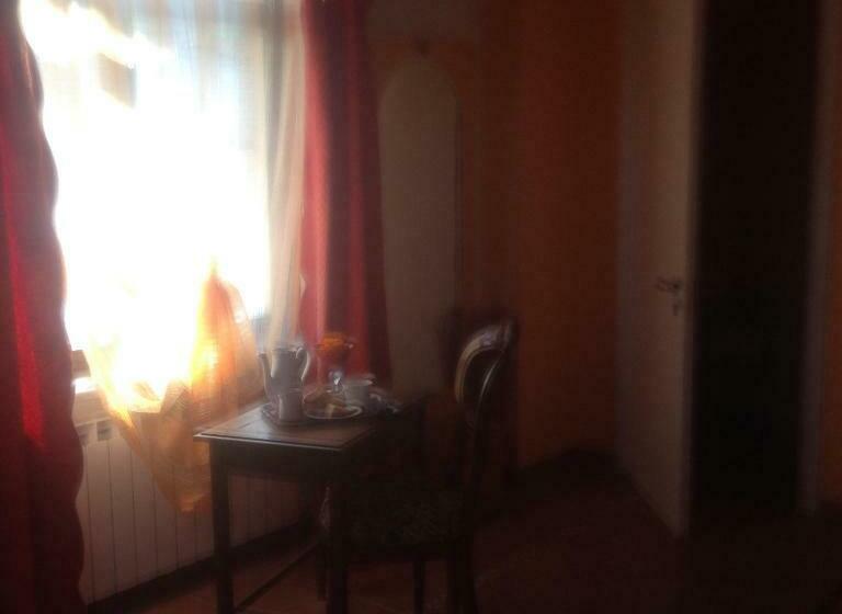 غرفة ديلوكس رباعية, B&b Le Stanze Del Moro