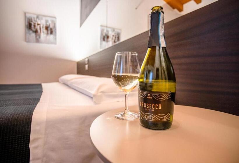 غرفة قياسية, Magrine Castelfranco Veneto