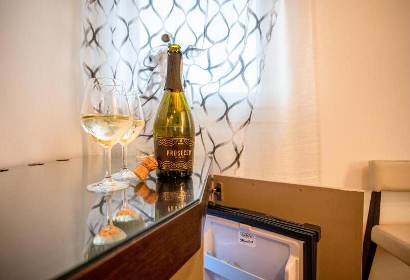 غرفة قياسية, Magrine Castelfranco Veneto