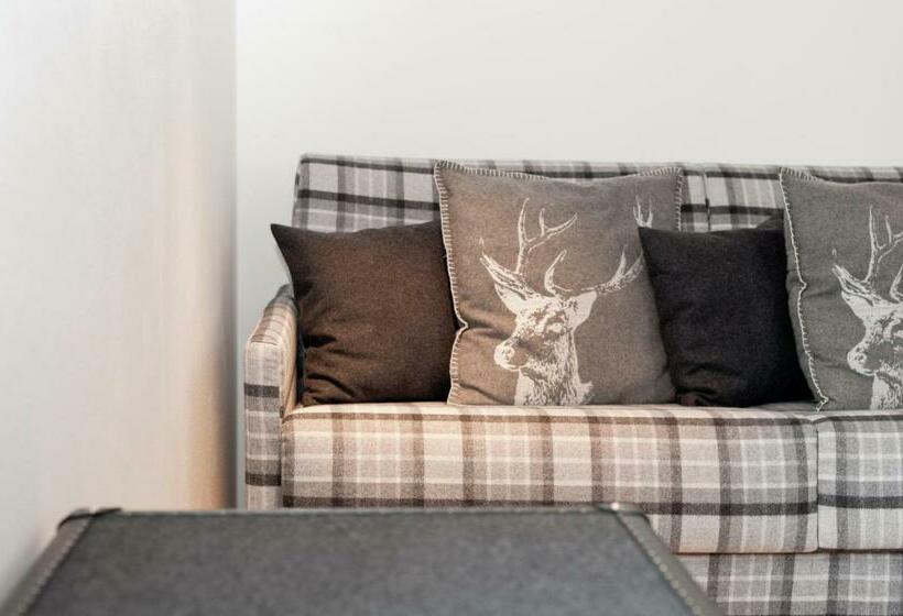 דירת חדר, Burgus - Design Suites & Apartments