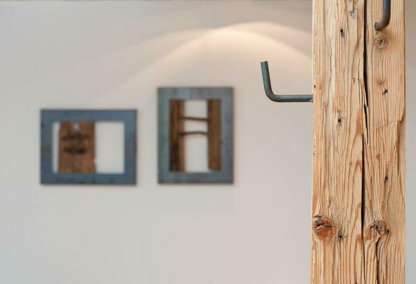 דירת חדר, Burgus - Design Suites & Apartments