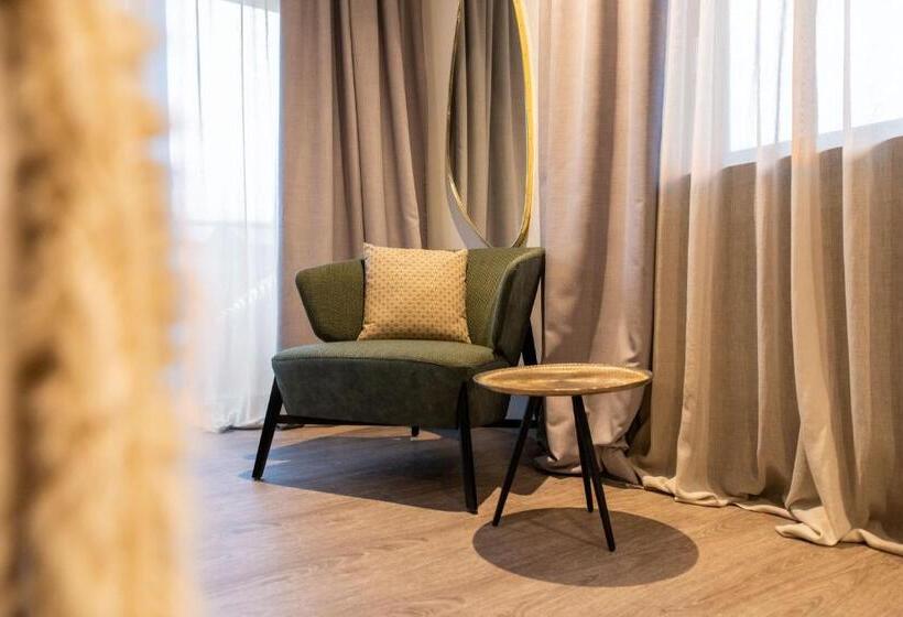 דירה בת חדר שינה 1 עם מרפסת, Burgus - Design Suites & Apartments