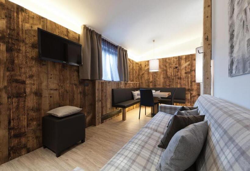 דירת חדר, Burgus - Design Suites & Apartments