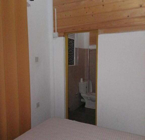 غرفة قياسية مزوَّدة بشُرفة, Leopard Rock Family Rest