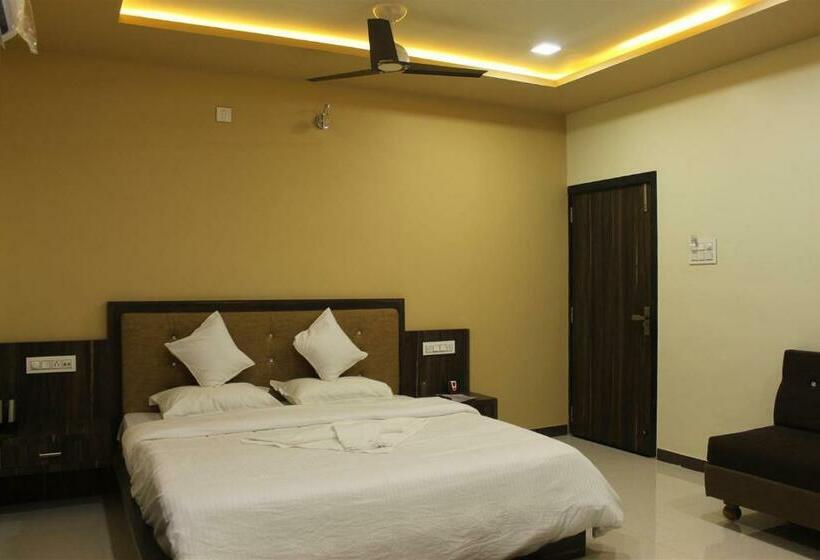 חדר דלוקס עם מרפסת, Shri Sharanam