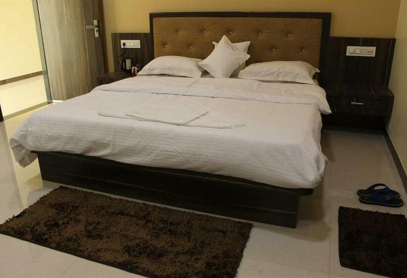 חדר דלוקס עם מרפסת, Shri Sharanam