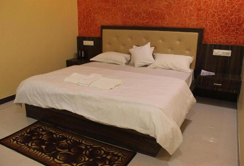 חדר דלוקס, Shri Sharanam