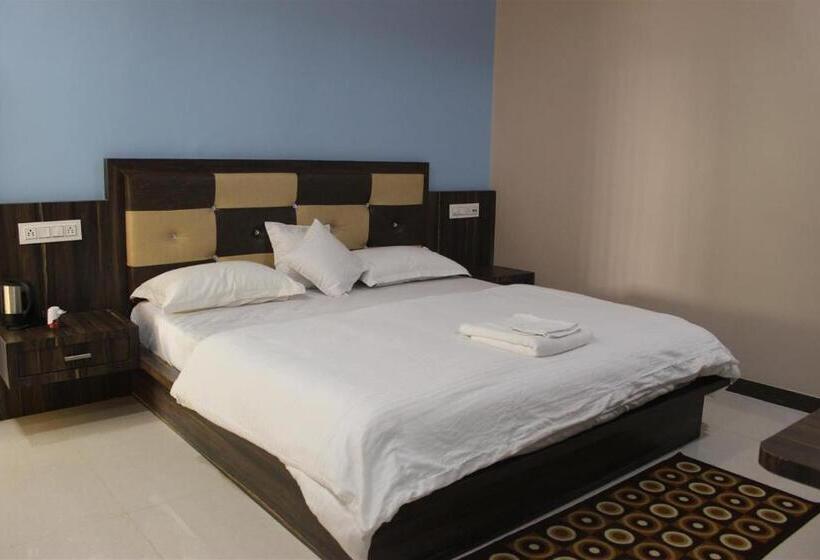 חדר דלוקס, Shri Sharanam