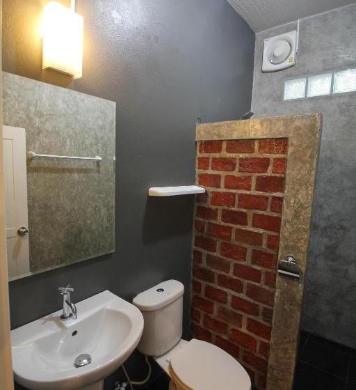 اتاق سوپریور با تخت بزرگ, Koh Jum Bungalow & Hostel