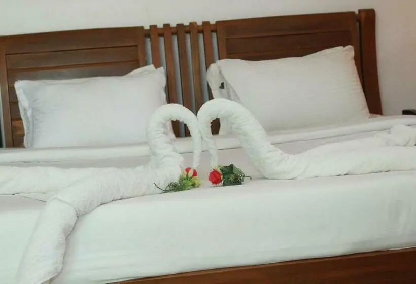 Suite with lake view, Lake N River Resort Munroe Island
