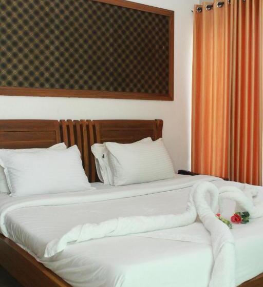 Suite with lake view, Lake N River Resort Munroe Island