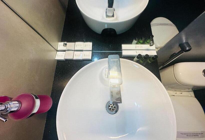 スタンダードルーム, Lake N River Resort Munroe Island