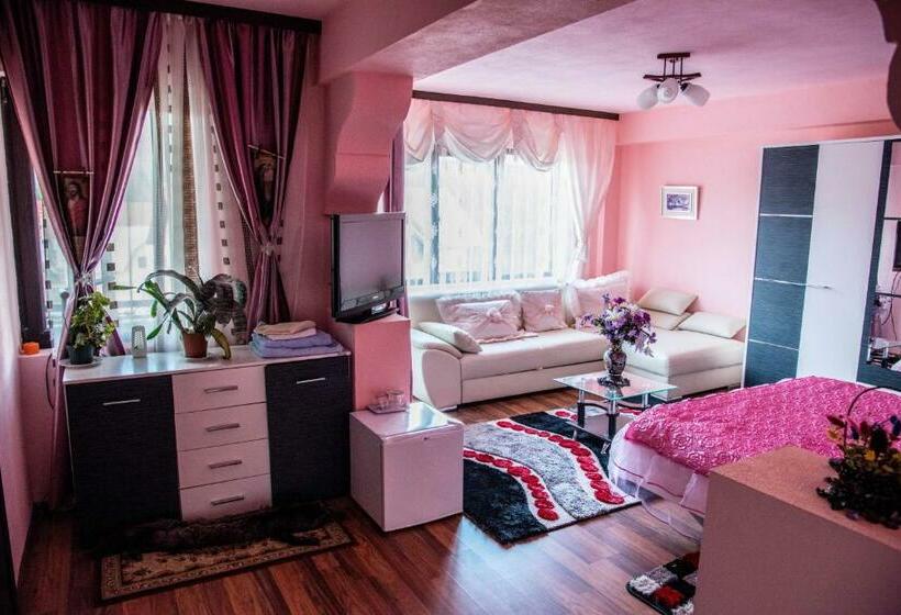 家庭间, Pensiunea Ingrid