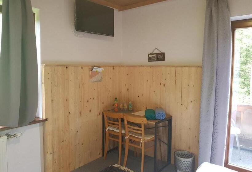 Номер Стандарт с Балконом, Tattoo Pension Mit Restaurant Und Tattoo Studio