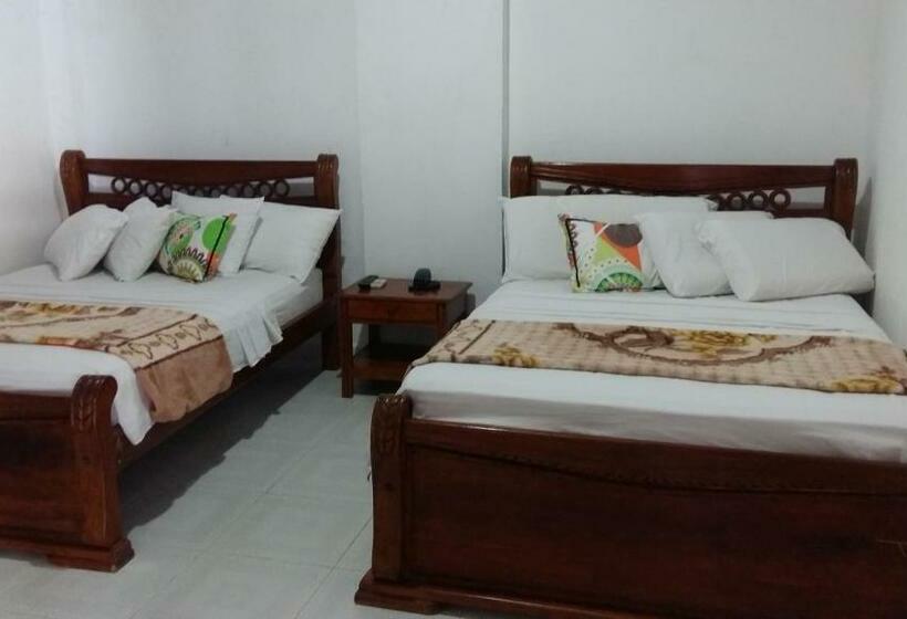 اتاق استاندارد چهار تخته, Casa De España