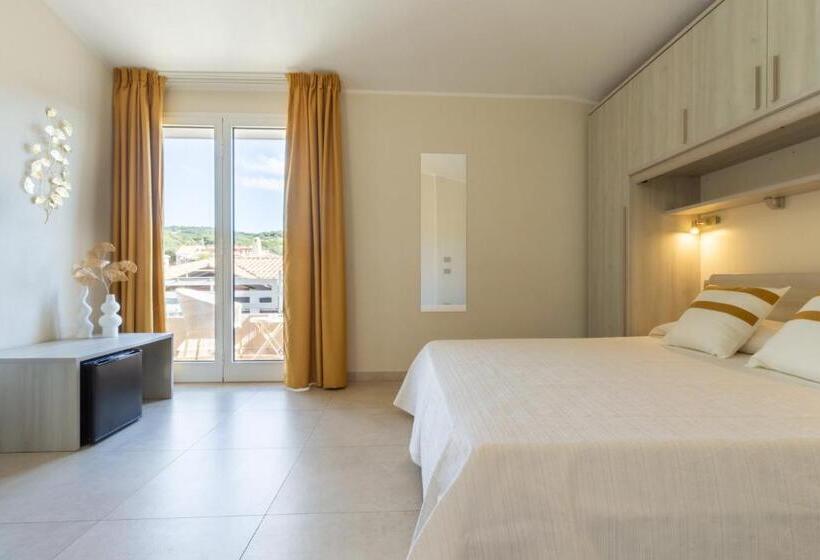 غرفة قياسية مزوَّدة بشُرفة, New Ca'mea