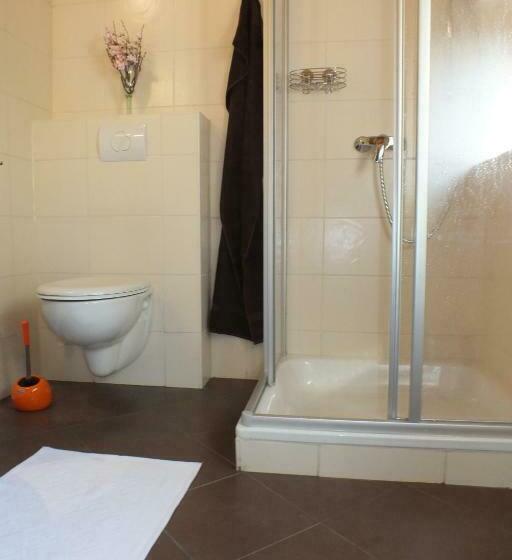 غرفة قياسية رباعية, Malus Ponyhof