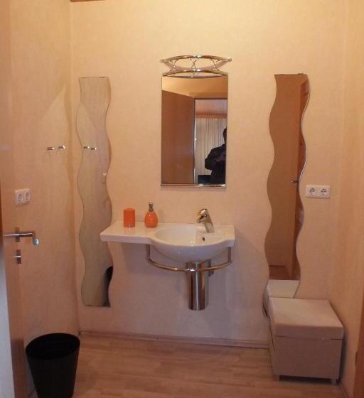 غرفة قياسية, Malus Ponyhof