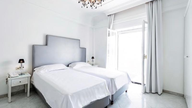 חדר סטנדרט, Admiral