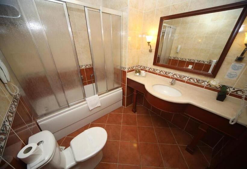 سوییت جونیور, Bilek Istanbul