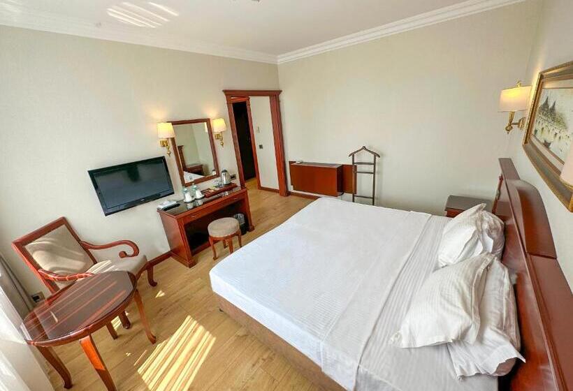 سوییت لوکس, Bilek Istanbul