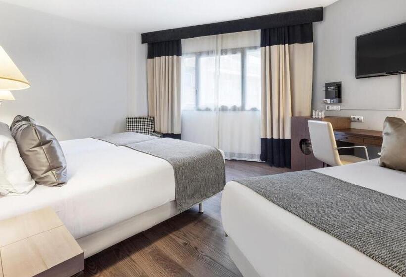 اتاق استاندارد سه نفره, Catalonia El Retiro