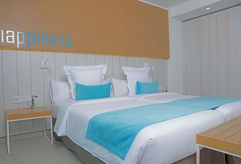 Номер Deluxe, Akeah Broncemar