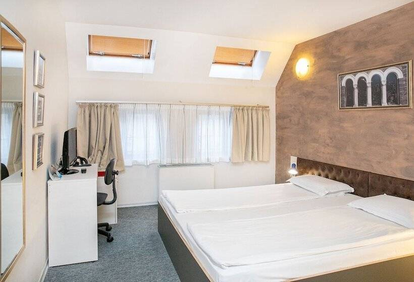 חדר סטנדרט, Niky