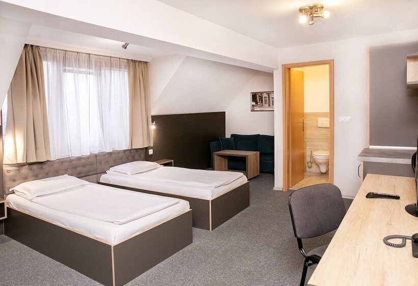 חדר סטנדרט, Niky