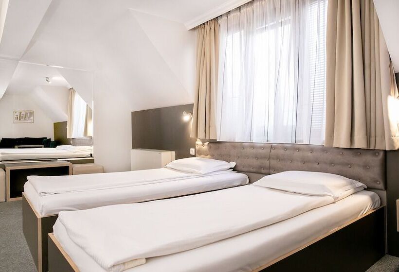 חדר סטנדרט, Niky