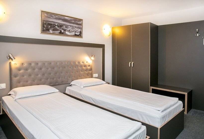 חדר סטנדרט, Niky