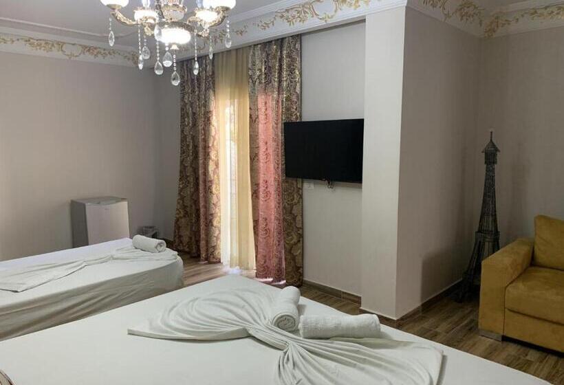 חדר דלוקס לארבעה, Antalya   Beach Durres