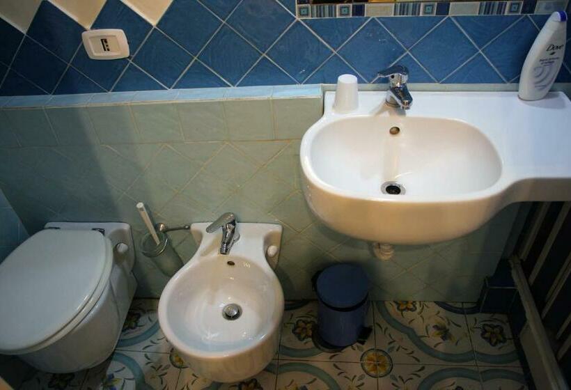 اتاق استاندارد سه نفره, Beb Rosy