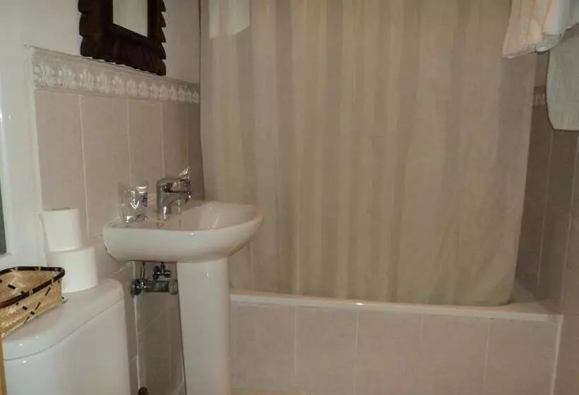 اتاق اکونومی, Hosteria Natura