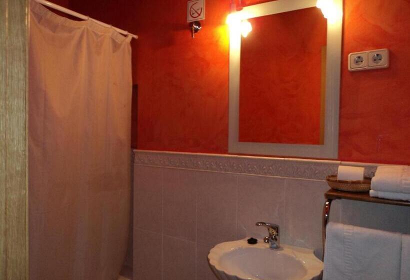 اتاق اکونومی, Hosteria Natura