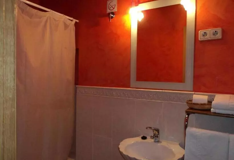 اتاق اکونومی, Hosteria Natura