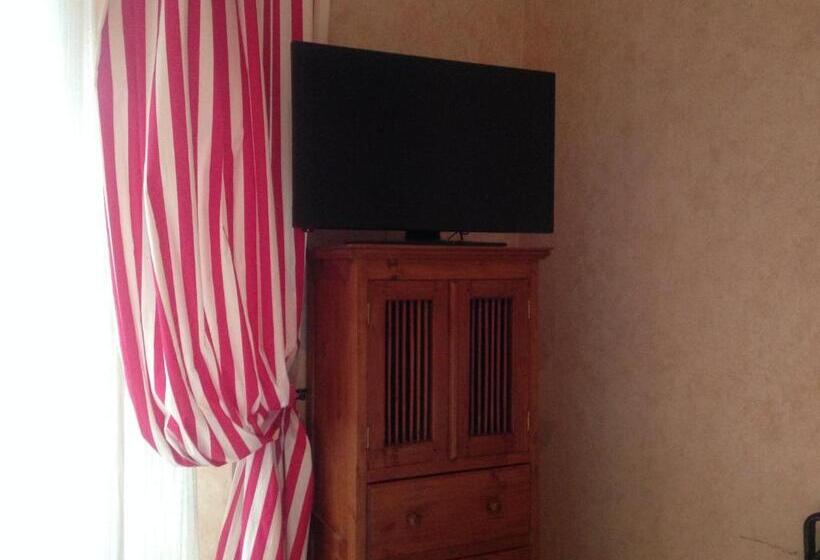 اتاق خانوادگی, Hosteria Natura