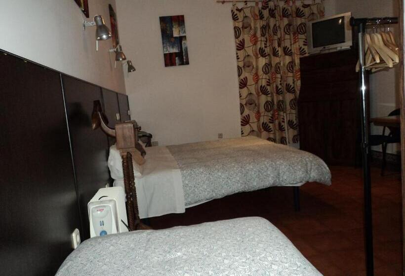 Economy Triple Room, Hosteria Natura
