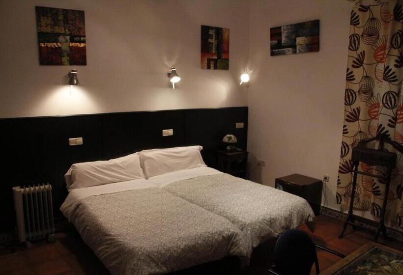 Economy Triple Room, Hosteria Natura